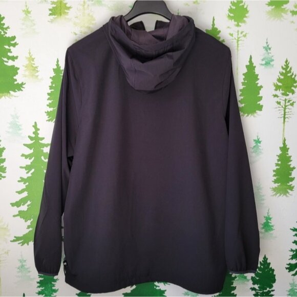 Avalanche Lightweight Water Resistant Jacket. - Picture 2 of 9